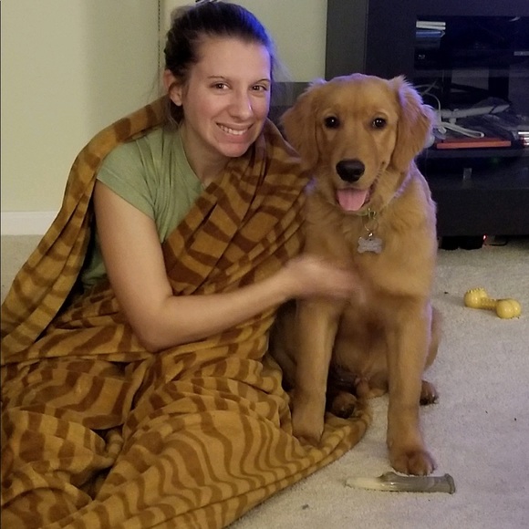 Meet your Posher, Steffany - Picture 3 of 3